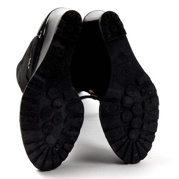 SPECTACULAR❤️ Chanel Letters Suede Wedge Logo Boots - Picture 4 of 8